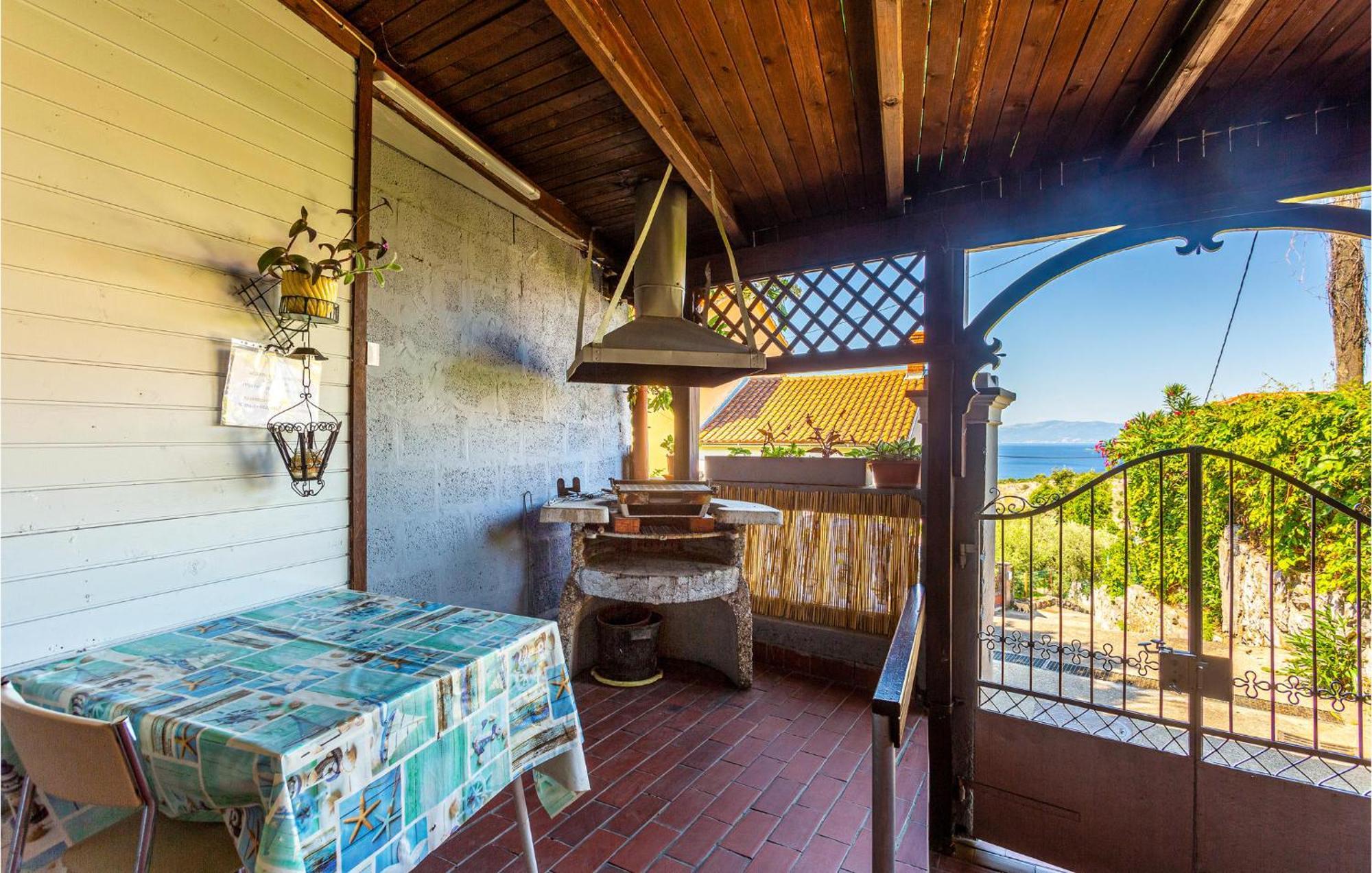 Cozy Home In Omisalj With Kitchen Extérieur photo